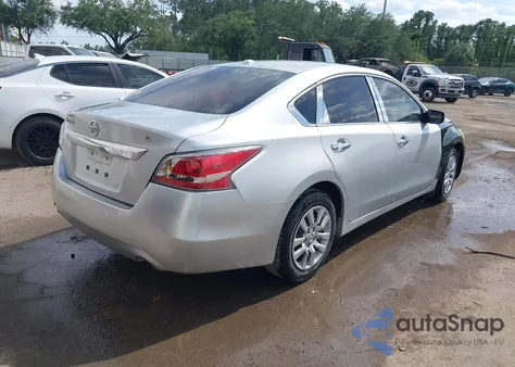 2015 Nissan Altima 2.5/2.5 S/2.5 Sl/2.5 Sv z USA, uszkodzony, nr VIN 1N4AL3AP5FN869803
